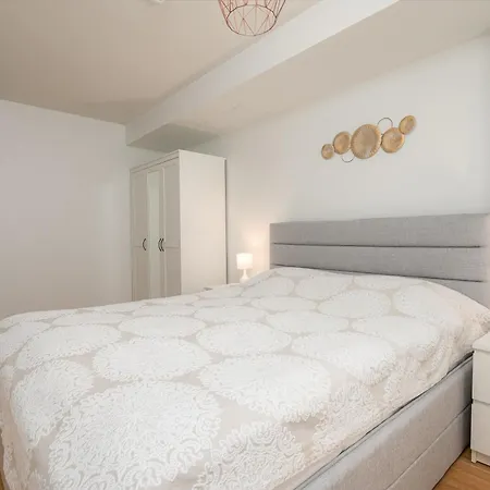 2 Bedroom Family Near Tervise Paradiis *