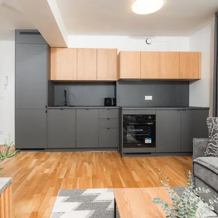 2 Bedroom Family Near Tervise Paradiis * פארנו